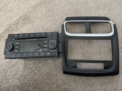 OEM Dodge Chrysler Jeep CD Radio Player RES w/ Bezel