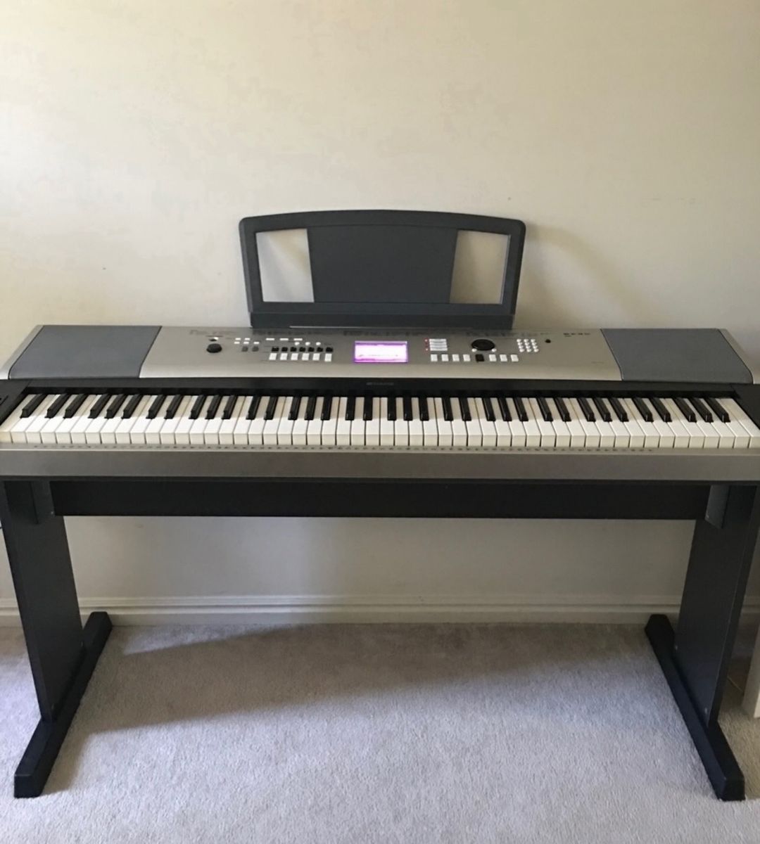 Yamaha 88 weighted Soft Touch Response Piano