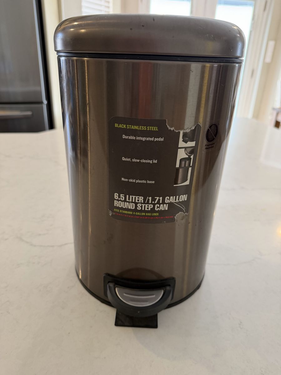 Black Stainless Steel 6.5 Liter / 1.71 Gallon Round Step Can Trash Can