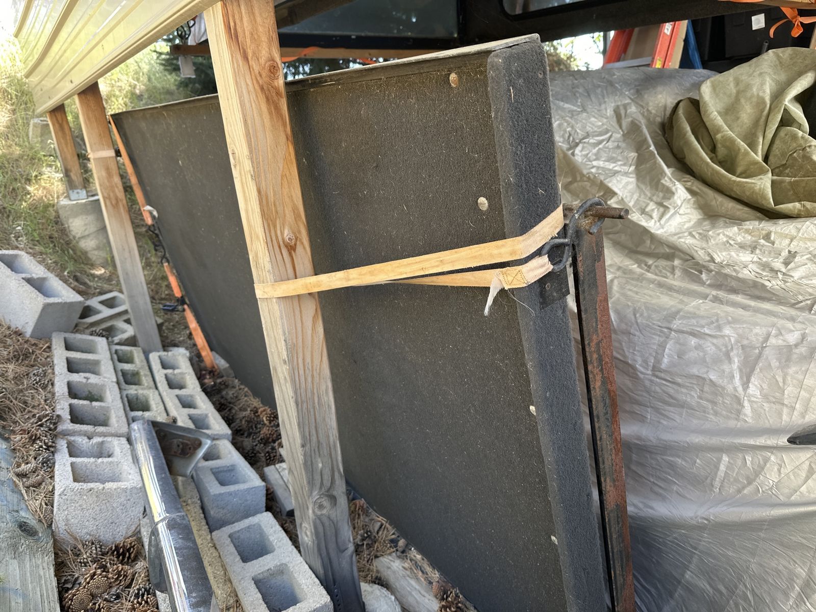 Truck bed slide for 8’ bed. “Bedslide “