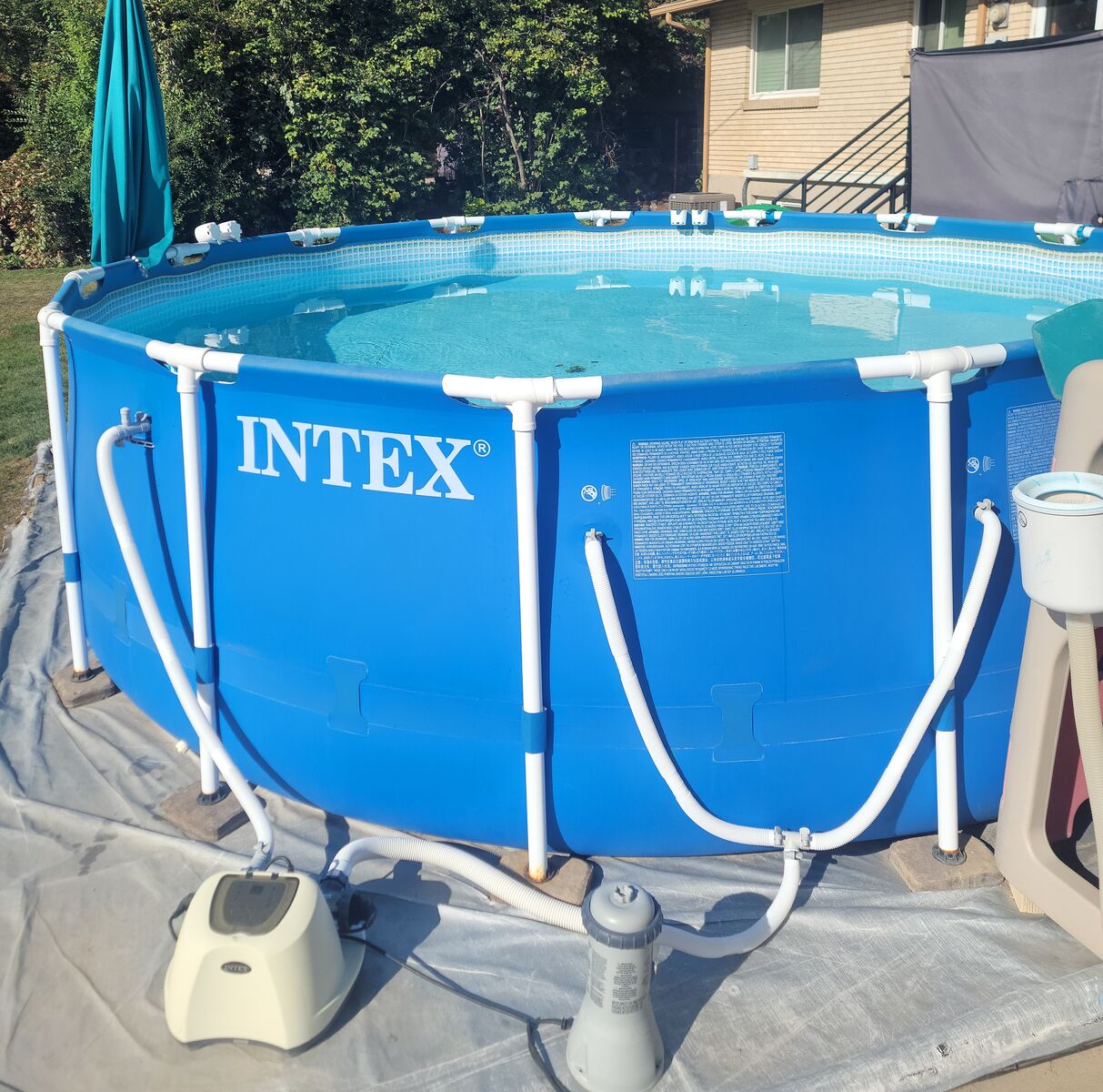 Intex Above Ground Pool - FULL SALTWATER SET UP