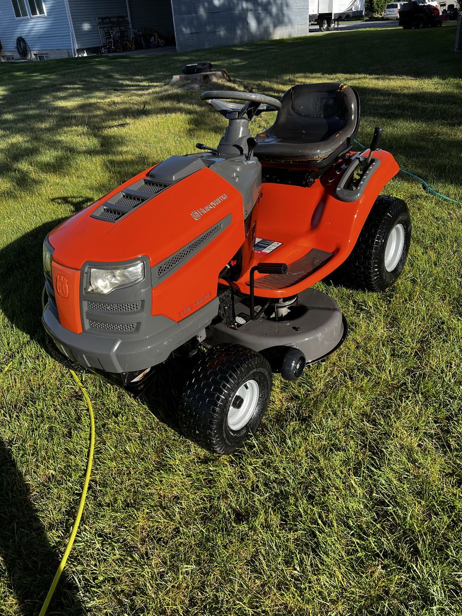 38inch HUSQVARNA Riding Lawn Mower