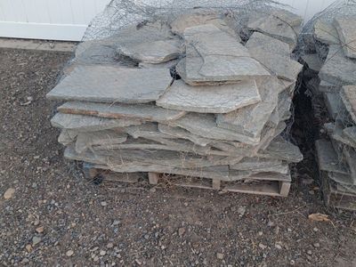 Natural Stone Flagstone Pallet - Irregular Shape, Earth Tones for Landscaping & Patios