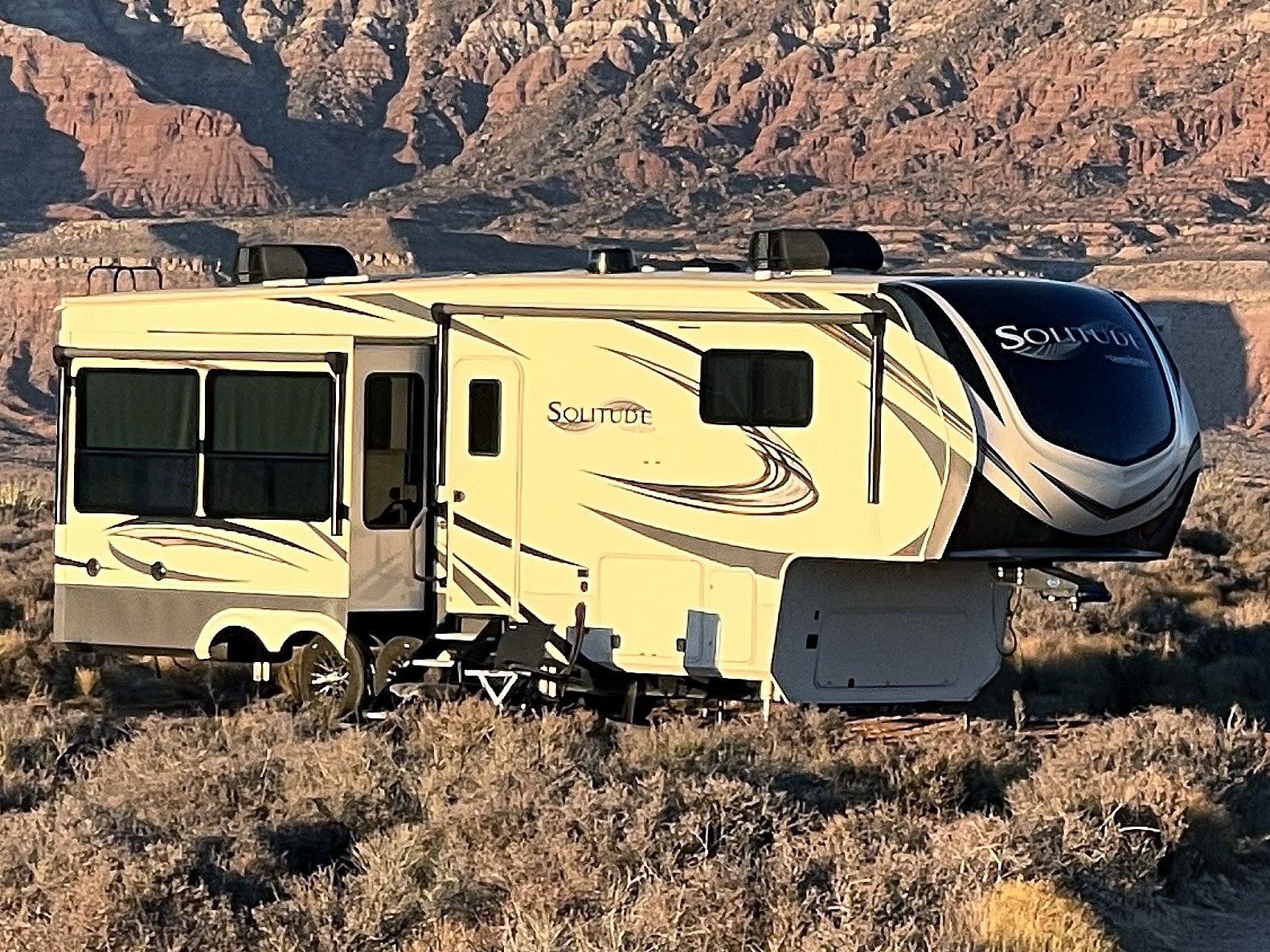 2021 Grand Design Solitude 310GK | Remote-Work + Off-Grid Ready | 1000W Solar + 400Ah Lithium + 5.5kW Gen