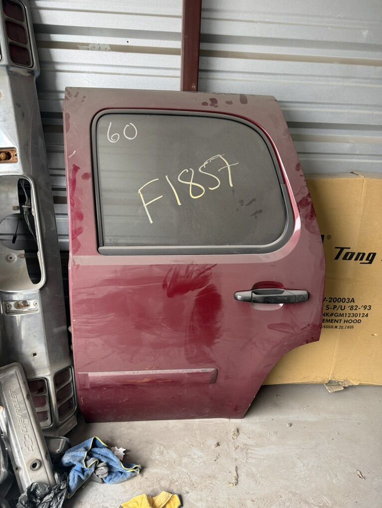 07-14 Tahoe,denali,escalade Driverside Rear Door