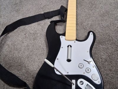 RockBand Wii Harmonix Fender Stratocaster Guitar Good!