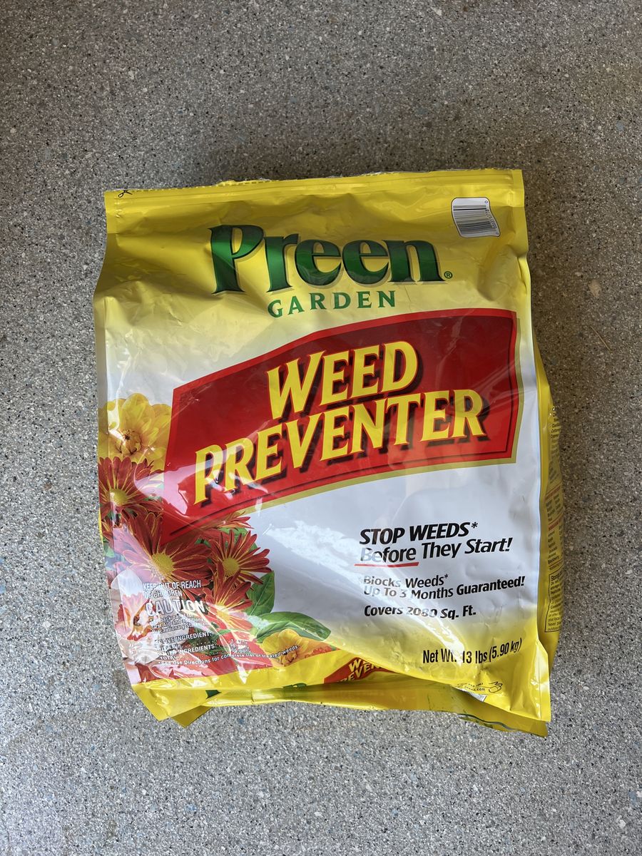 Preen Garden Weed Preventer 13 lb (5.90 kg) 3/4 full