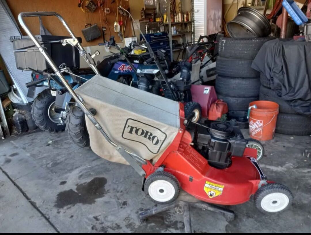 Toro push mower, runs great