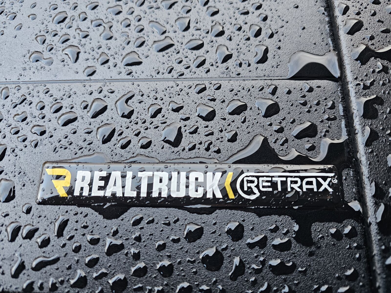 Retrax PRO MX Manual Retractable Tonneau Cover