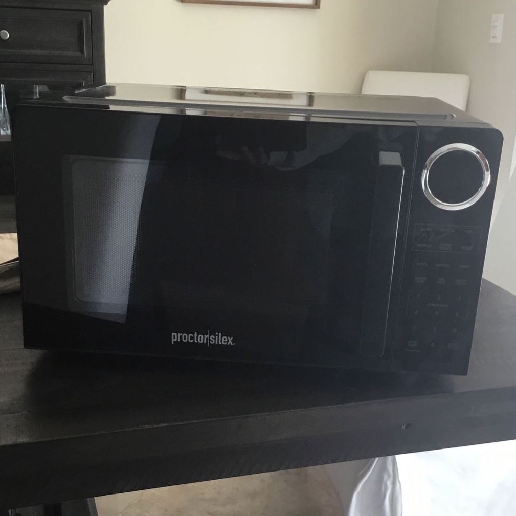 Like New 1400W Proctor & Silex Black Countertop Microwave 