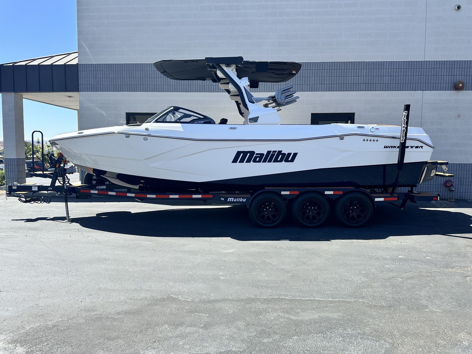 2026 Malibu 26 LSV Boats