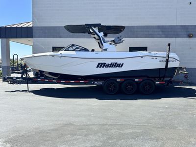 2026 Malibu 26 LSV Boats