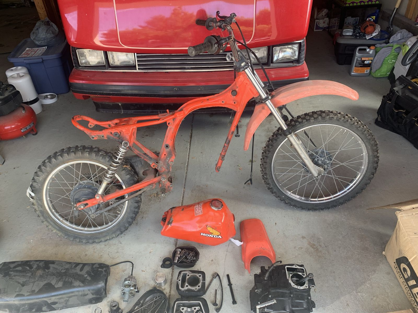1983 xr 100