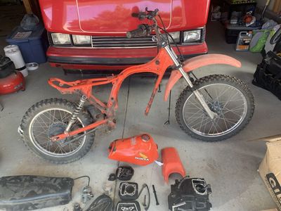 1983 xr 100