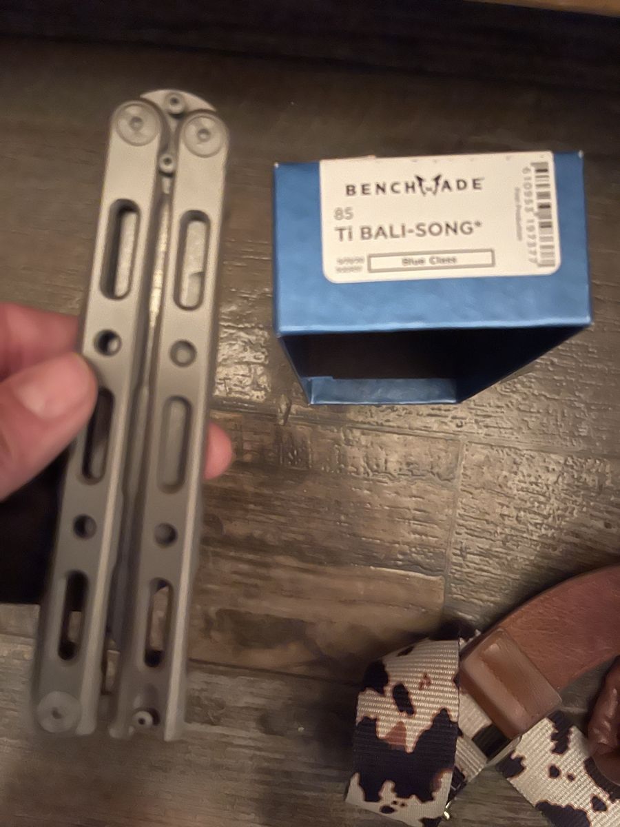 BenchMade 85 Ti Bali-Song