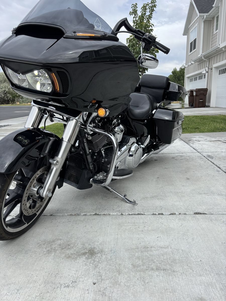 $18K OBO Harley Davidson ROAD Glide (FLTRX)