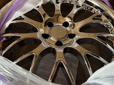 DRAG DR-75 Chrome Wheels - 20”x8.5”Rim, 5x114.3 Bolt Pattern with 38mm offset