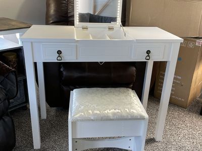 Vanity Dressing Table with Mirror