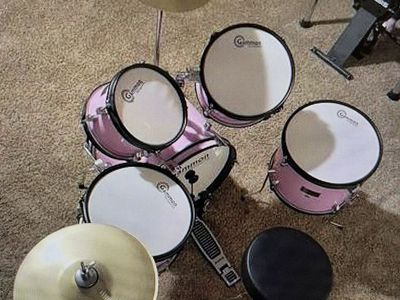 Amazing kids beginner friendly drum set!