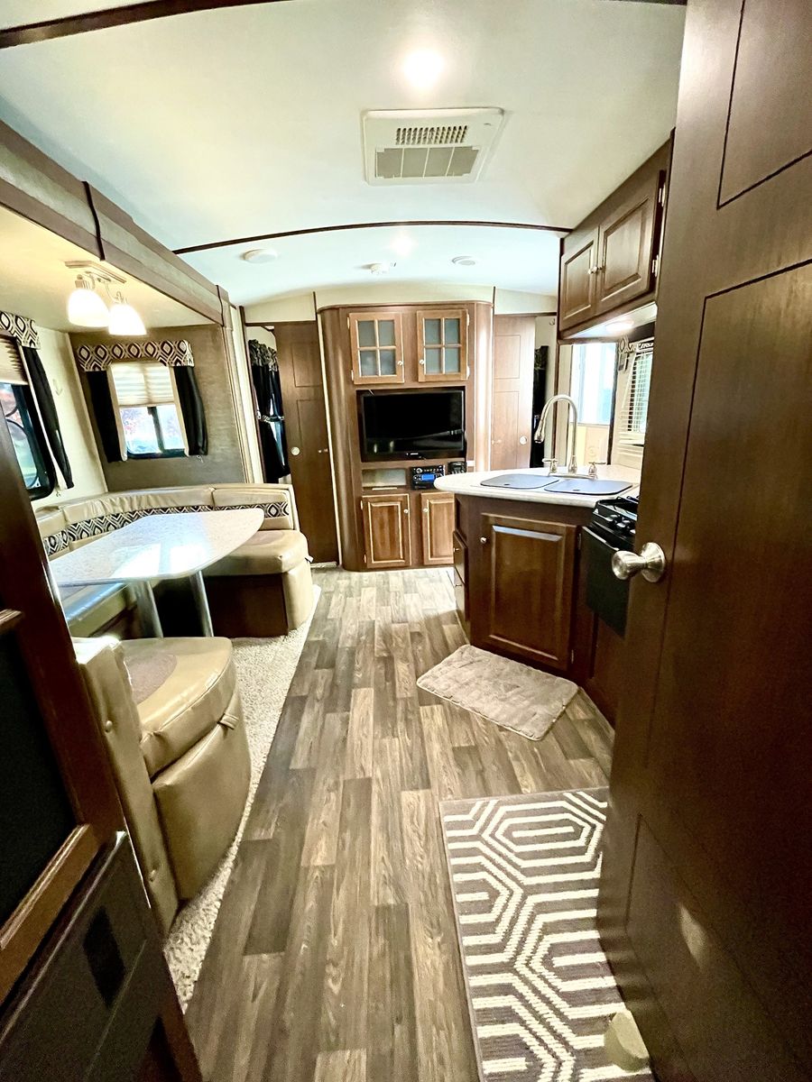 2016 Keystone Bullet Ultra Lite 22RBPR Travel Trailer