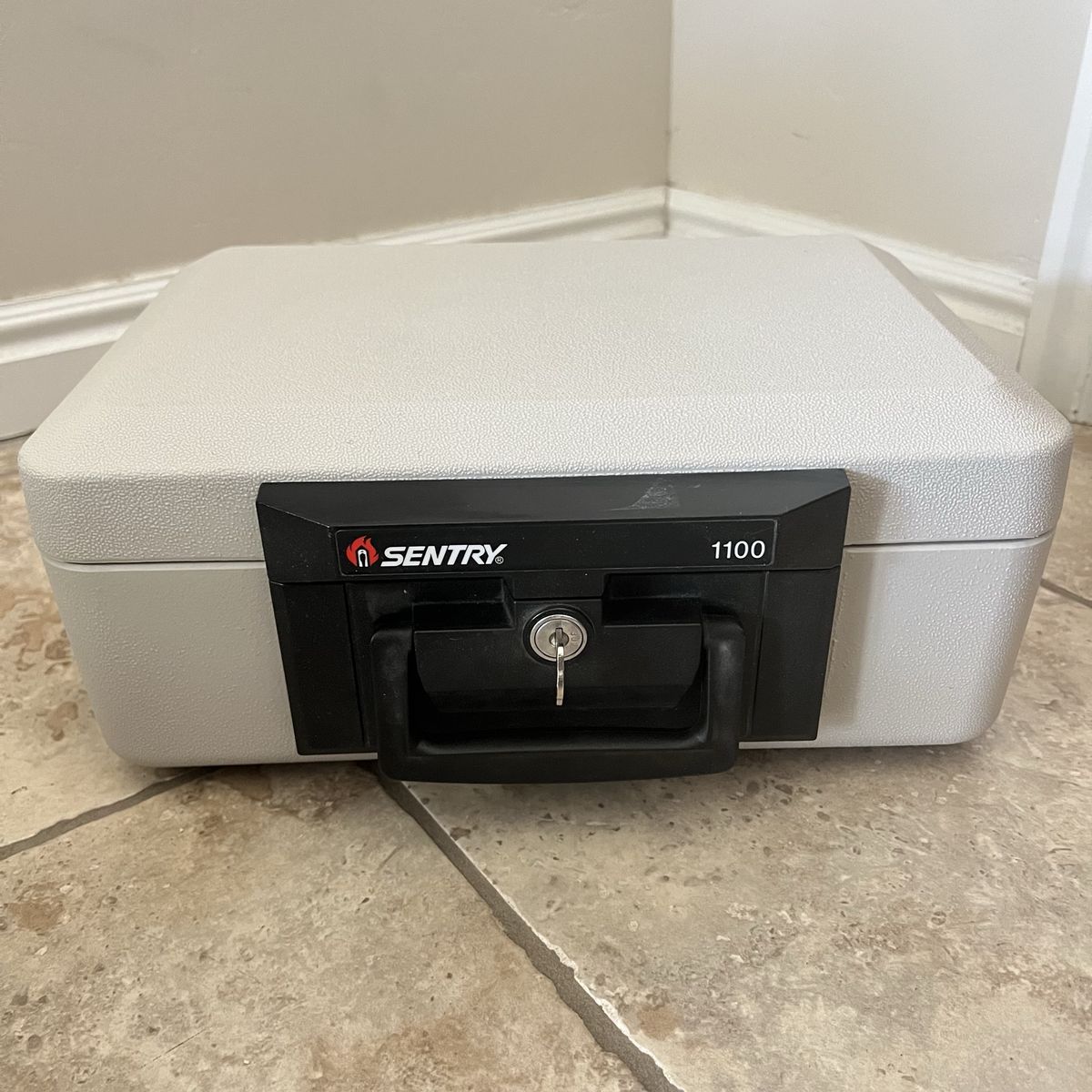 Sentry 1100 Locking Home Safe