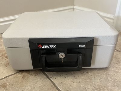 Sentry 1100 Locking Home Safe