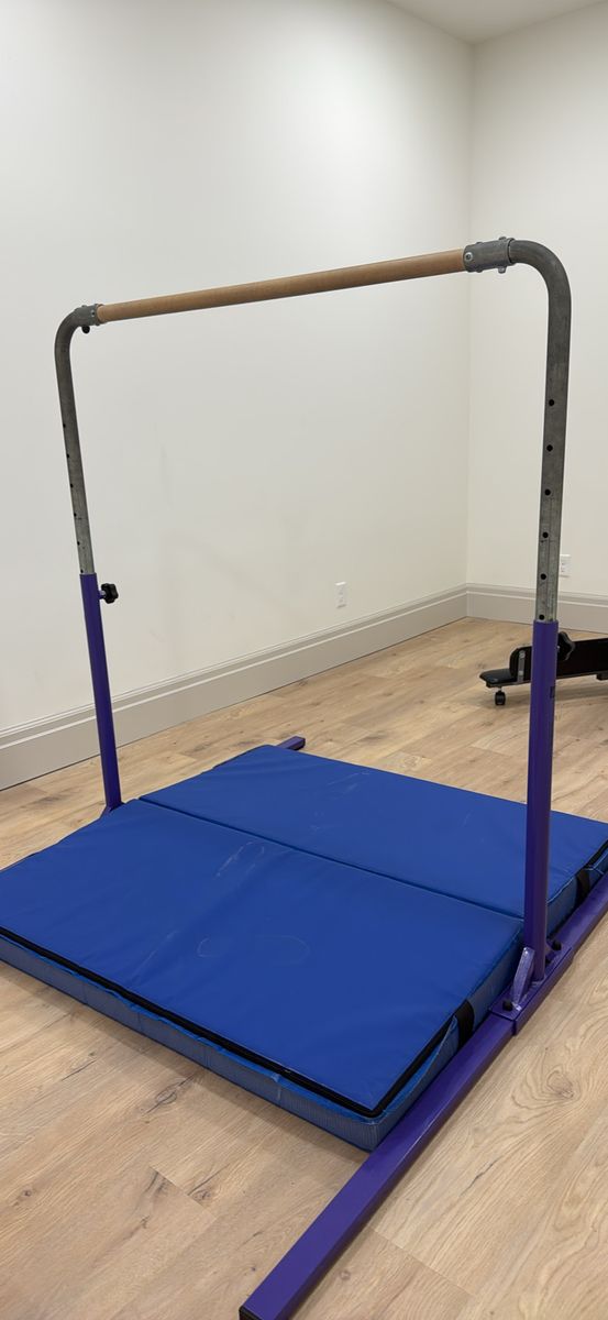 Kids adjustable gymnastic bar