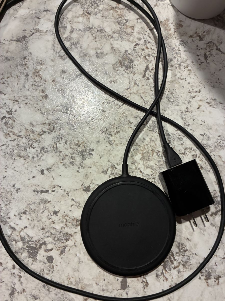 Mophie wireless phone charger