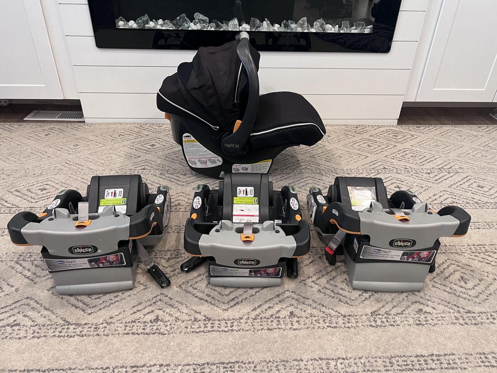 Chicco KeyFit 30 Infant Car Seat (& 3 Bases)