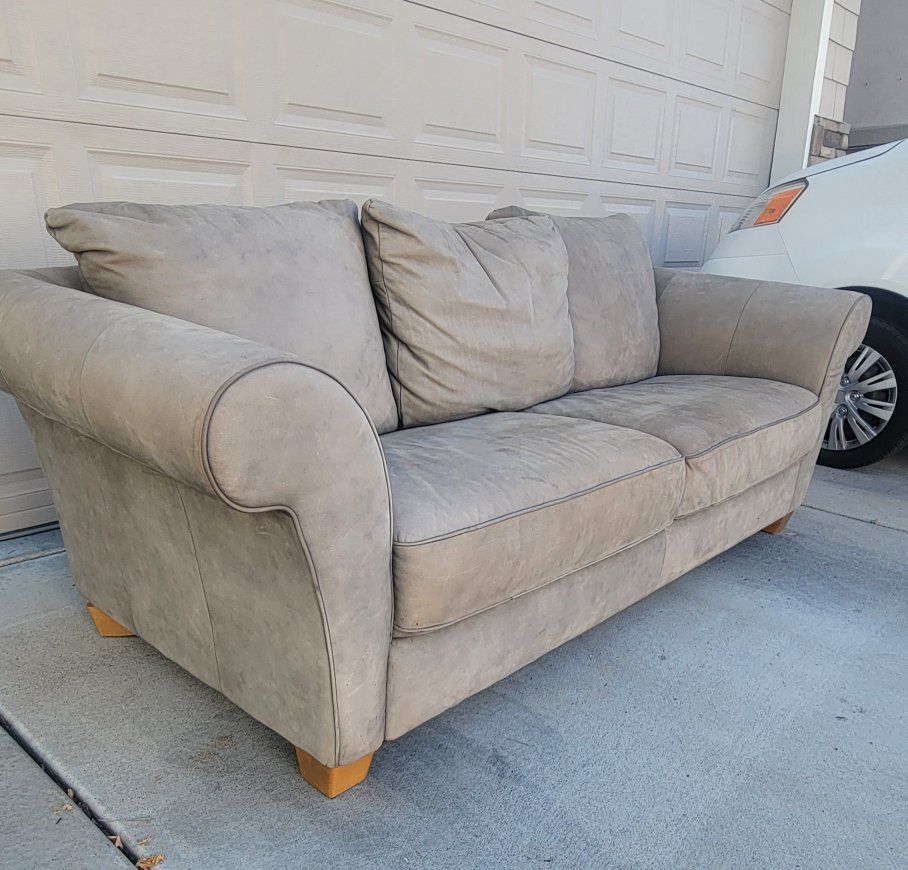 Sofa, Seude Leather