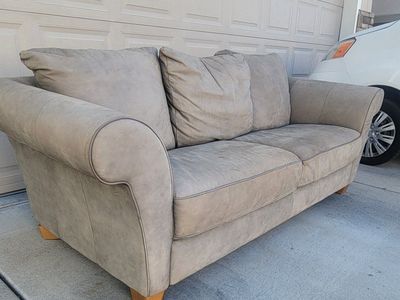 Sofa, Seude Leather