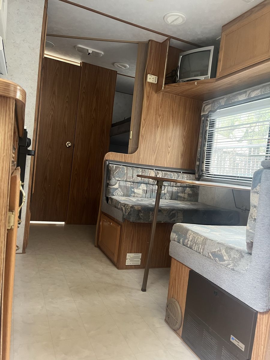 1999 Komfort 25’ Bunkhouse, by Thor