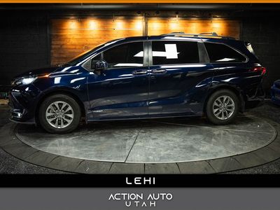 2021 Toyota Sienna XLE 8-Passenger