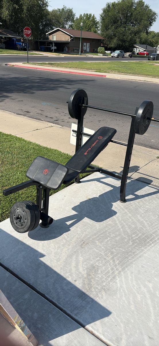 Weight bench /weight plates 