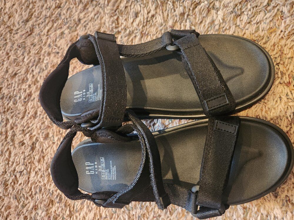 Gap Sandals (new)