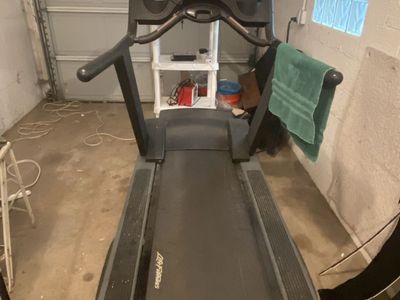 Life Fitness 9500HR Next Generation Commercial Treadmill - Used Good Condition