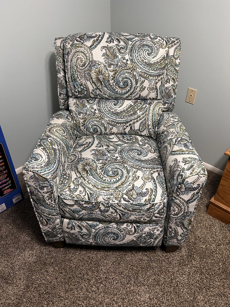 NEED GONE ASAP - Paisley Pattern Lean-Back Recliner