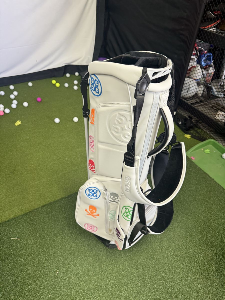 G/FORE White Skull & T's Dayton Carry Stand Golf Bag - Excellent Condition