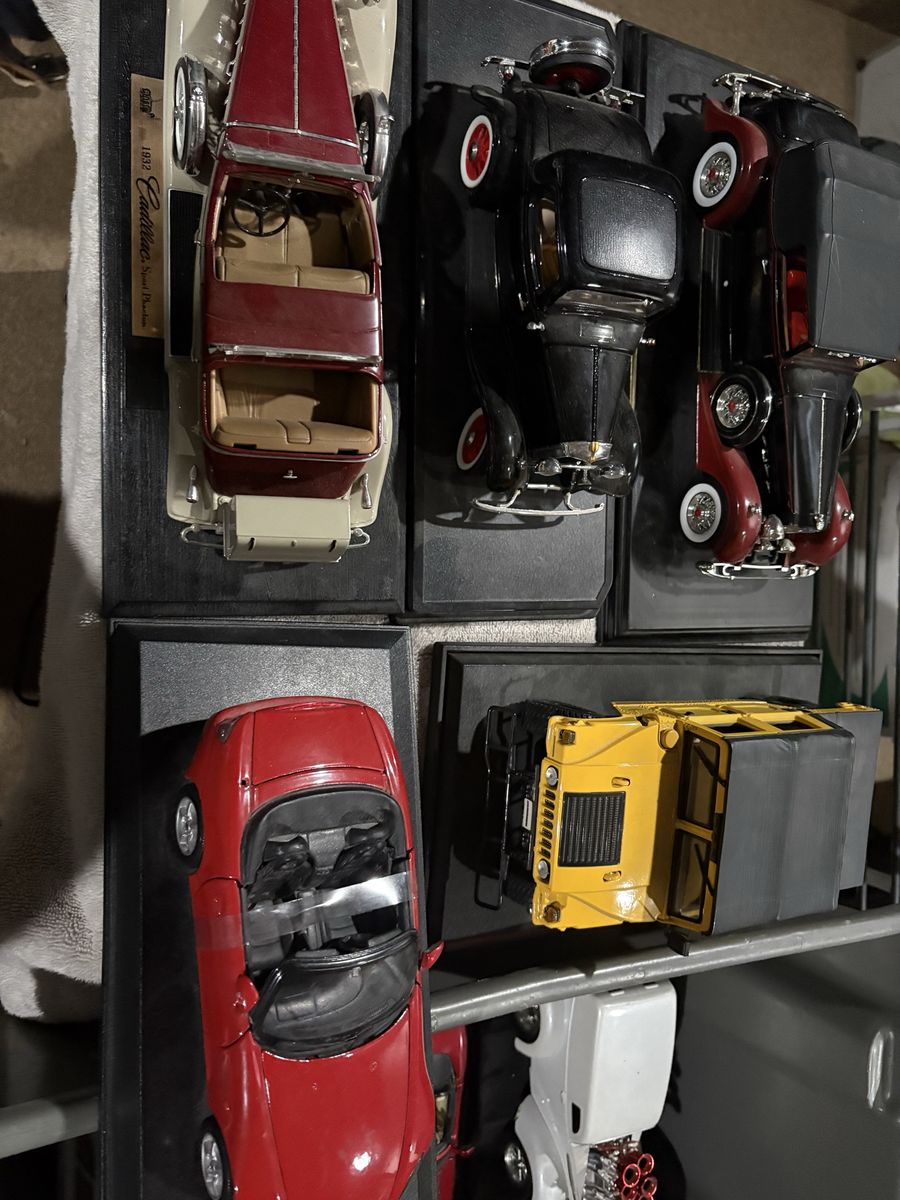 Collection of Assorted Die-Cast Model Cars - Various Brands & Models, Display Pieces