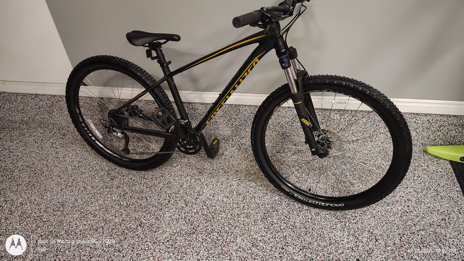 2019 Specialized Pitch 27.5 Mens Comp - New Condition - Medium