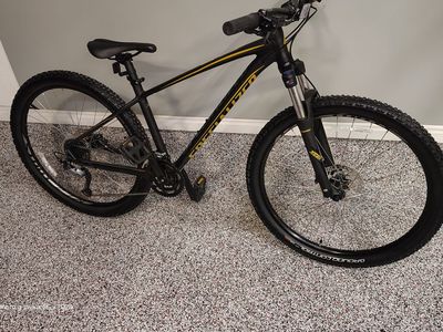 2019 Specialized Pitch 27.5 Mens Comp - New Condition - Medium