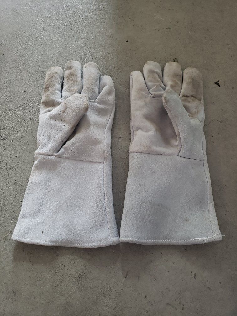 FREE Welding Gloves