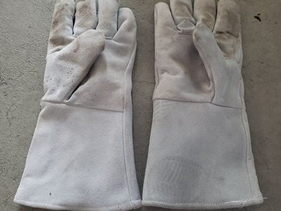 FREE Welding Gloves
