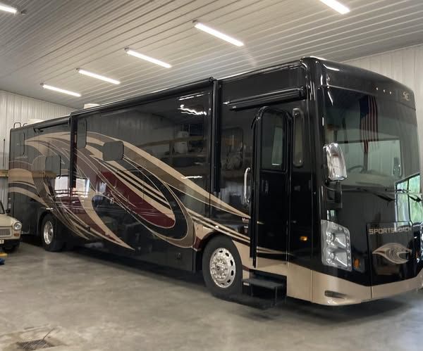 Washer Dryer, King Bed, Sleeps 5 2018 Coachmen Sportscoach SRS 364TS like: Pathfinder, Encore, Cross Country, Elite Legend