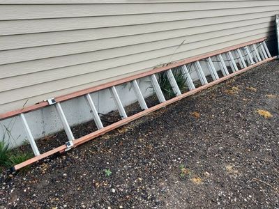 32 ft Werner fiberglass extension ladder