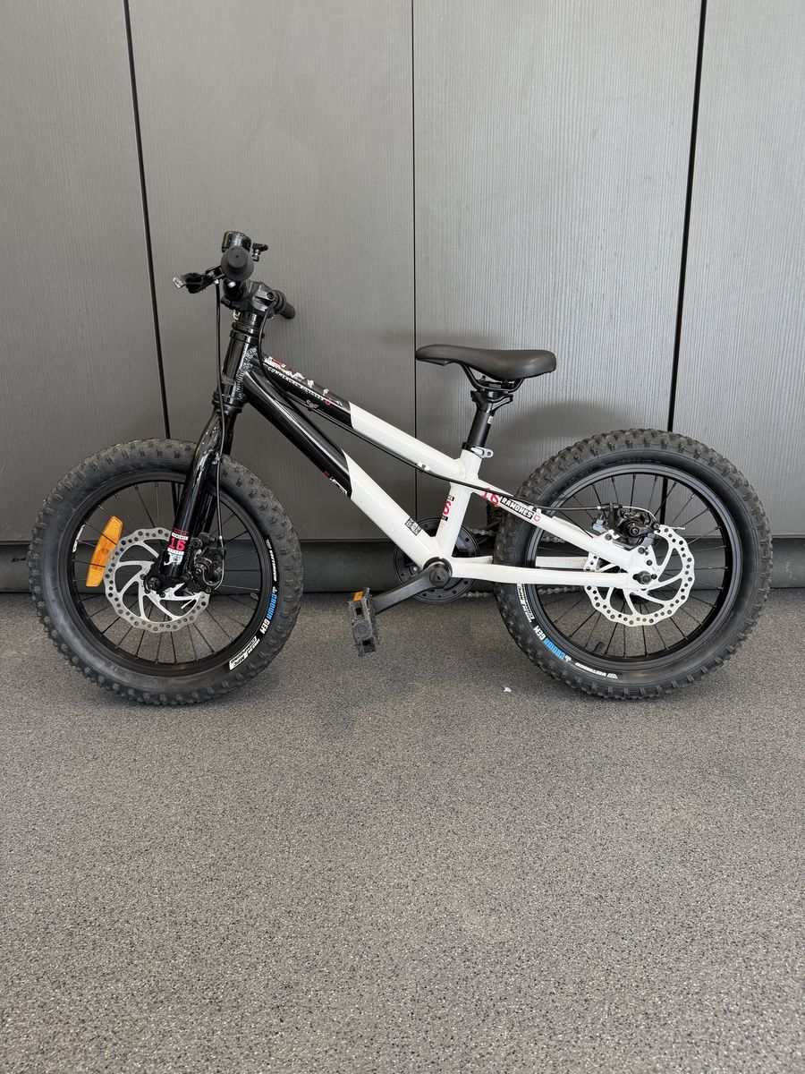 Commencal Ramones 16 inch kids mountain bike - Good Condition