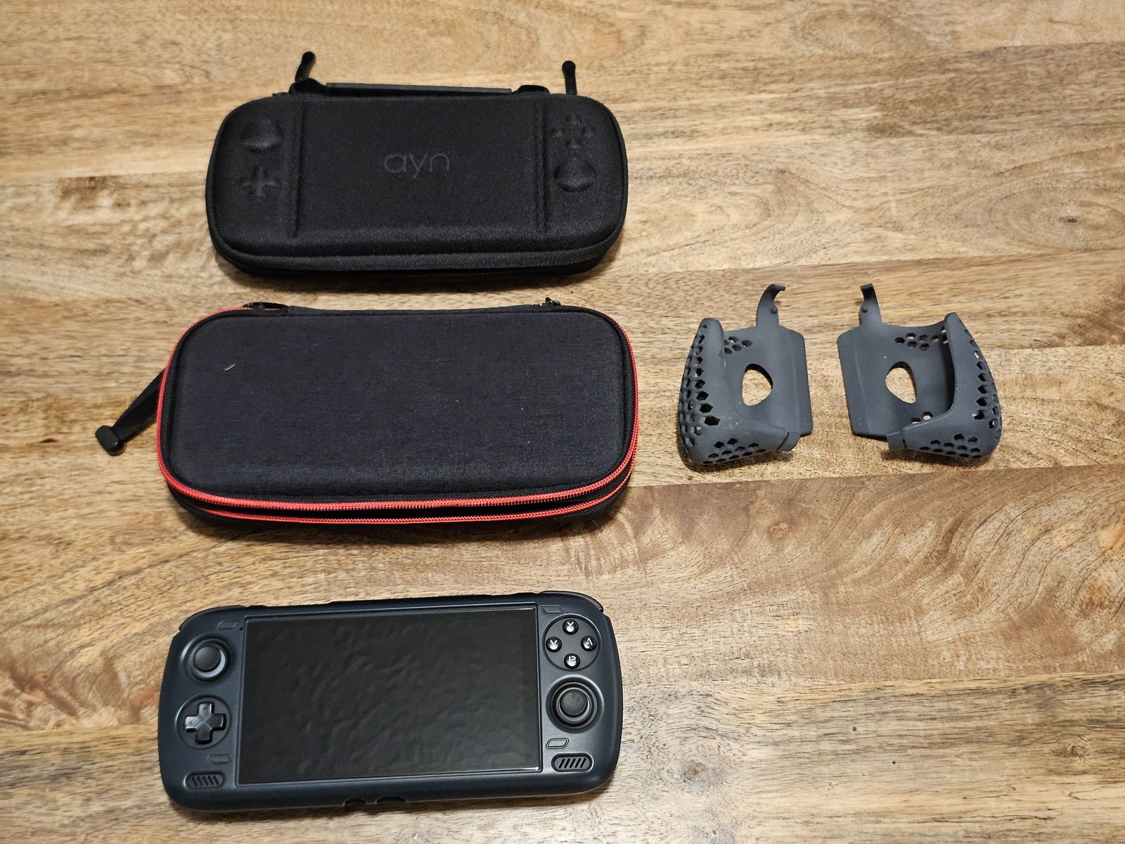 Ayn Odin 2 Pro 12GB/256GB – Excellent Condition + 2 Cases & Grip