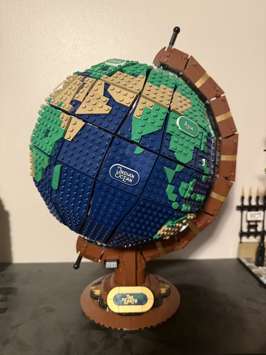 LEGO The Globe