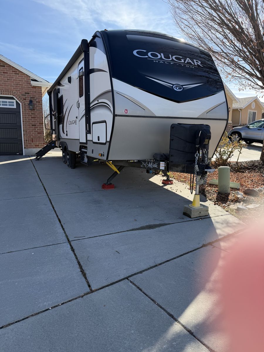 2021 Keystone Cougar 24SABWE used 3 times