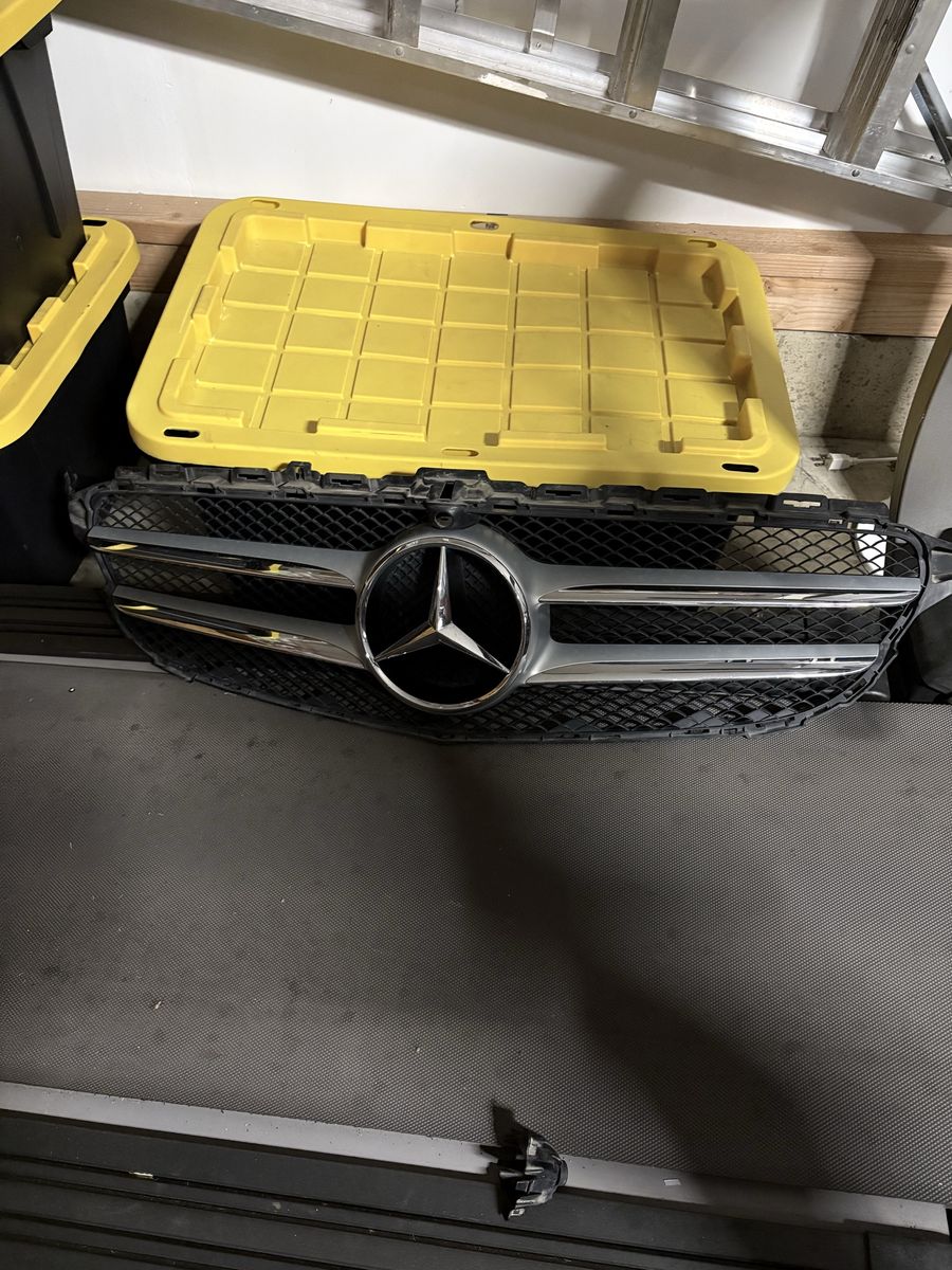 2016 Mercedes Benz grill cl300 w205